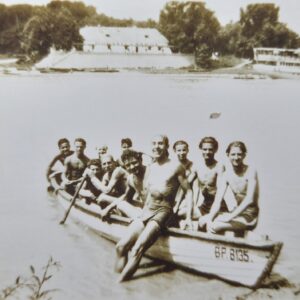 Csónakázók a Dunán